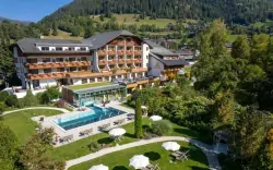 Bad Kleinkirchheimi pihenés a Hotel Kolmhof **** szállodában félpanziós ellátással, tóparti stranddal