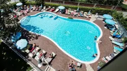 Medence, Hotel Bisesti ***, Garda, Olaszország
