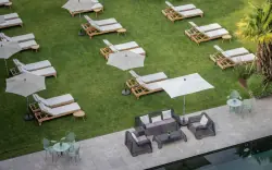 Ogród z leżakami, Hotel Solea Südtirol ****, Scena, Włochy