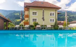 Tyrolské údolí Val Venosta u Merana: Wohlfühlhotel Mei Auszeit *** s polopenzí + slaný bazén, 4 sauny a drink