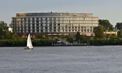 Elaya Hotel Hamburg Finkenwerder **** 