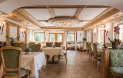 Étkező, Hotel Kesslwirt, Tschars Kastelbell, Olaszország