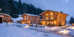 LA SOA Chalets & Eventlodge ****, Schattwald, Rakousko
