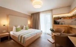 Modern szállodai szoba, Hotel Wende Neusiedl ****, Neusiedl am See, Ausztria