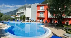 Kültéri medence, Campagnola, Malcesine (VR), Olaszország