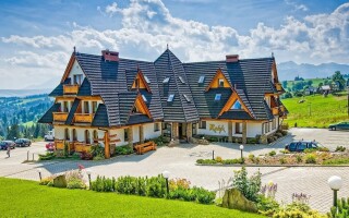 A Hotel Redyk Ski&Relax a lengyel Tátra ölelésében fekszik
