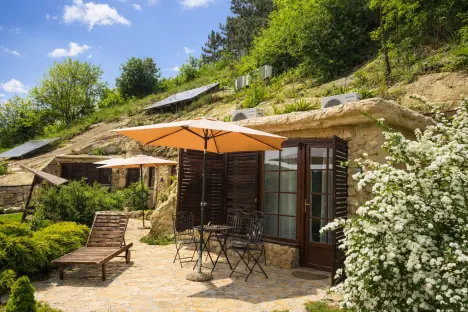 Sirocave jaskynné apartmány, Sirok, Maďarsko
