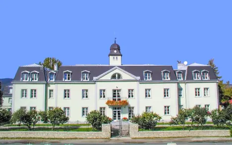 Budynek hotelu, Kaštieľ Agatka, Chorvátsky Grob, Słowacja