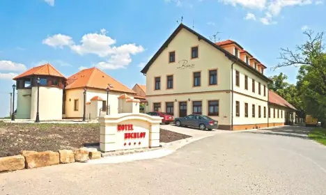 Budova hotela, Hotel Buchlov ***, Buchlovice, Česko