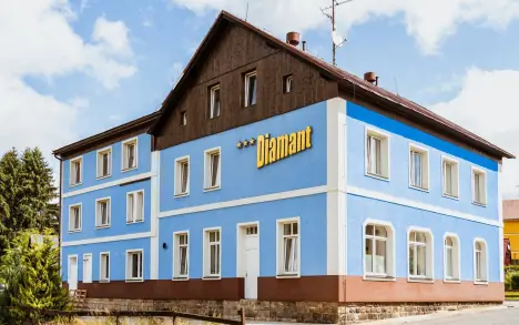 Épület, Hotel Diamant, Harrachov, Óriás-hegység