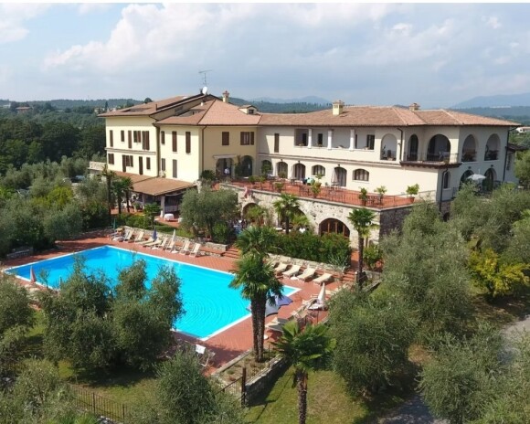 Medencés hotel, San Rocco Relais, Soiano del lago (BS), Olaszország