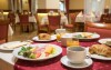 Polopenze formou bufetu, Hotel Palace ****, Hévíz