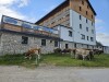 Hotel s krávami, Hotel Tauplitzalm  ***, Tauplitzalm, Alpy, Rakousko