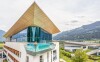 Bazén s výhledem, Tauern Spa Hotel & Therme ****, Rakousko