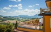 Terasa, Hotel Fortebraccio, Montone, Itálie