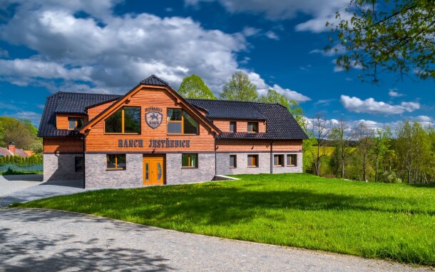 Ranch Jestřebice, Heřmaničky, střední Čechy