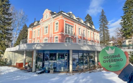 Osobně ověřeno: Recenze pobytu s neomezeným bazénem a saunovým světem ve Wellness & Spa Hotelu Villa Regenhart ****